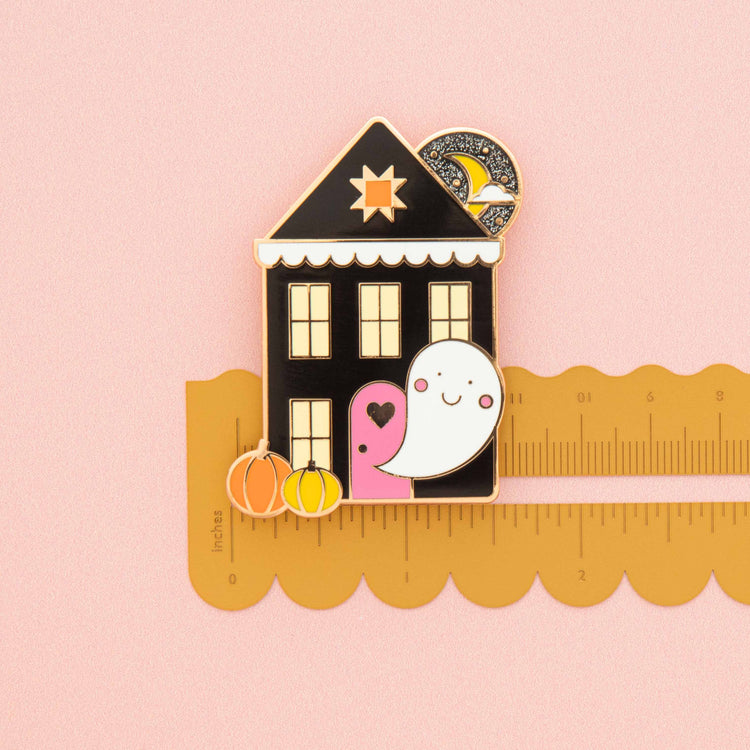 Halloween Haunted House Magnetic Needle Minder